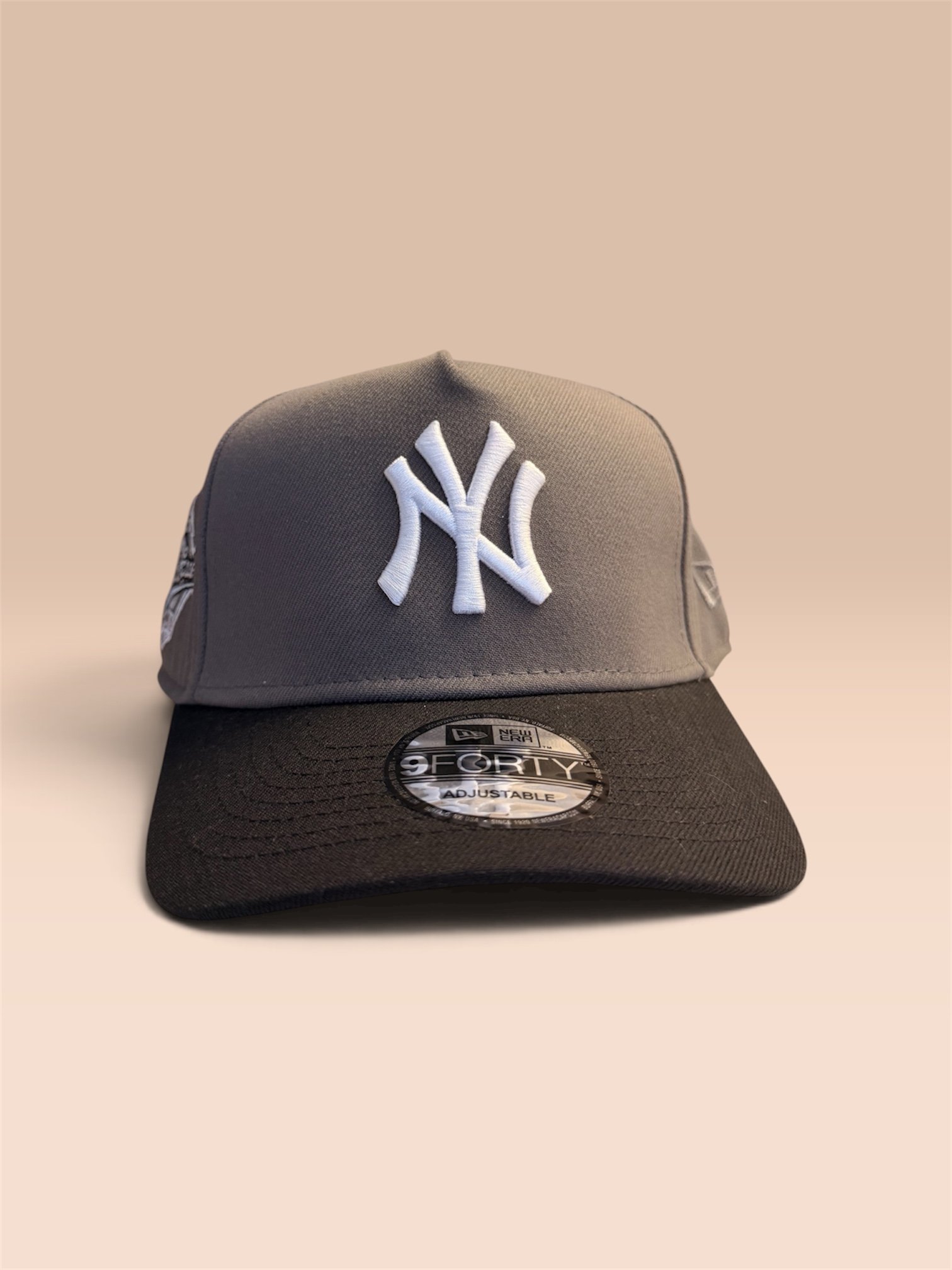 New Era Yankees Gris con negro
